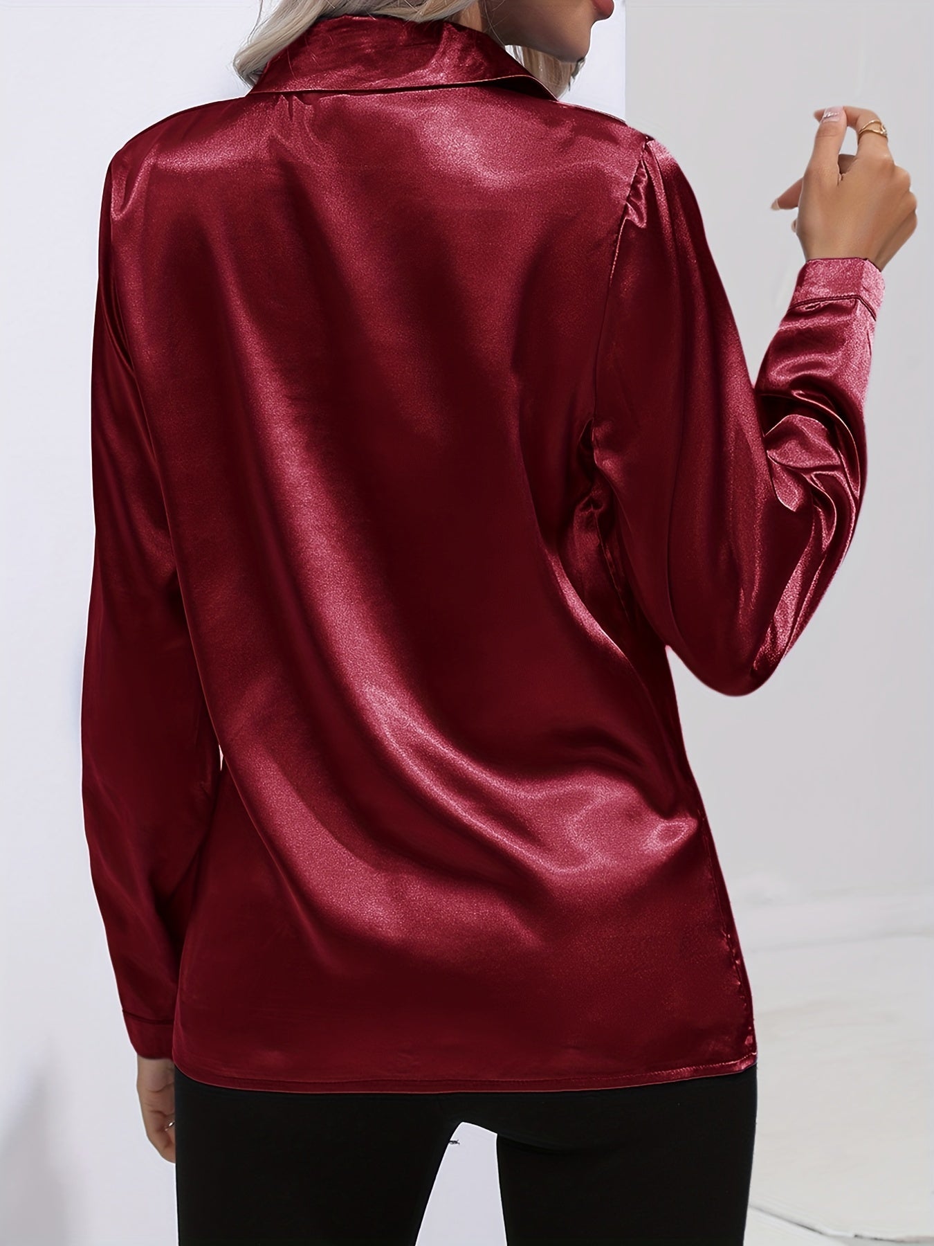 Amelia | Elegant women's blouse made of silky fabric