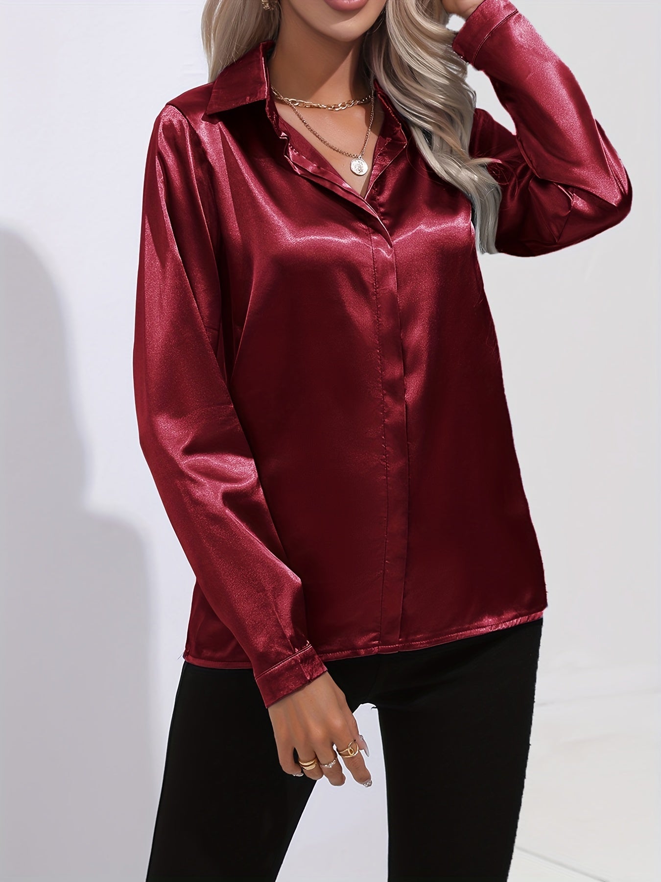 Amelia | Elegant women's blouse made of silky fabric