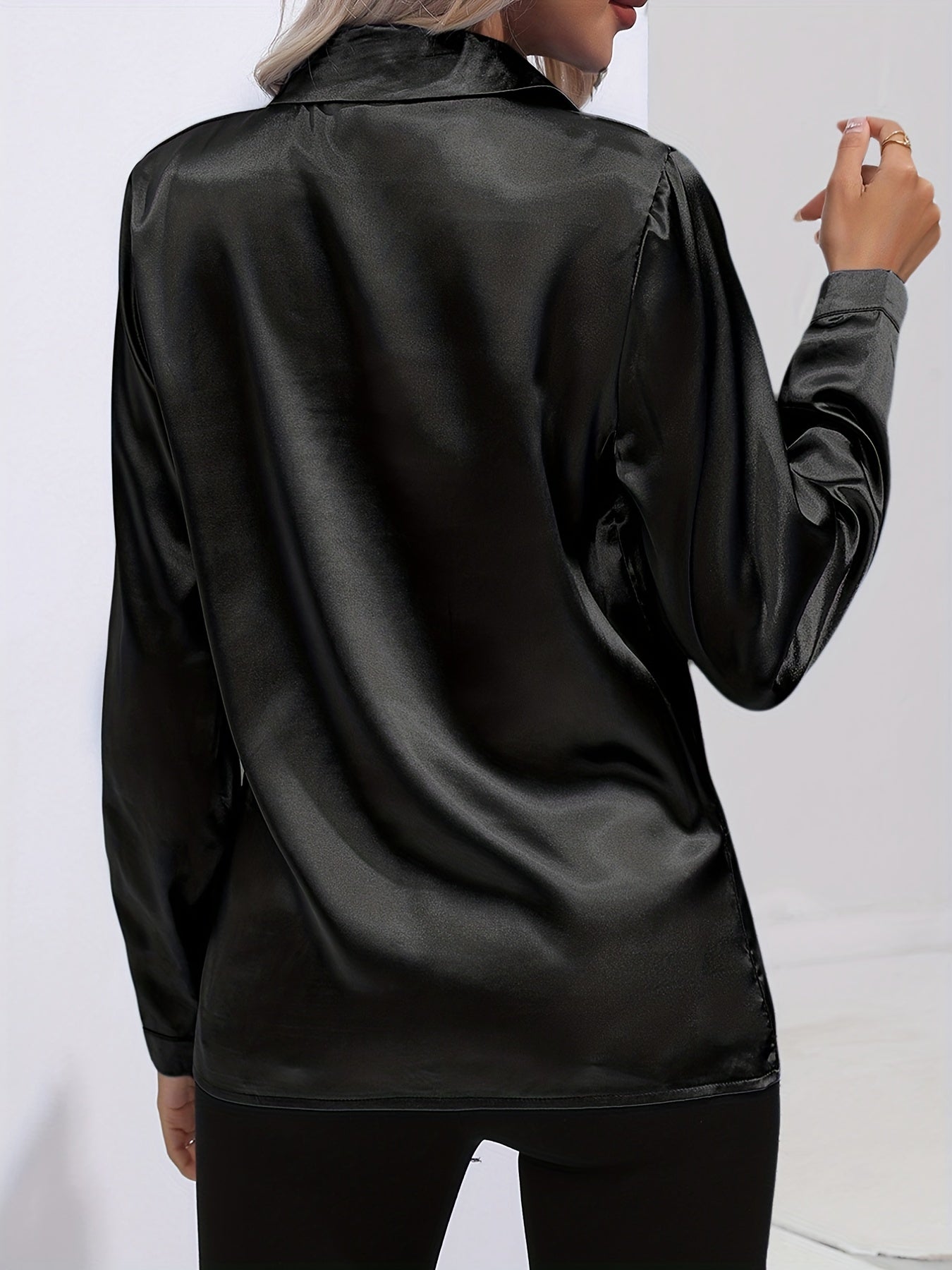 Amelia | Elegant women's blouse made of silky fabric