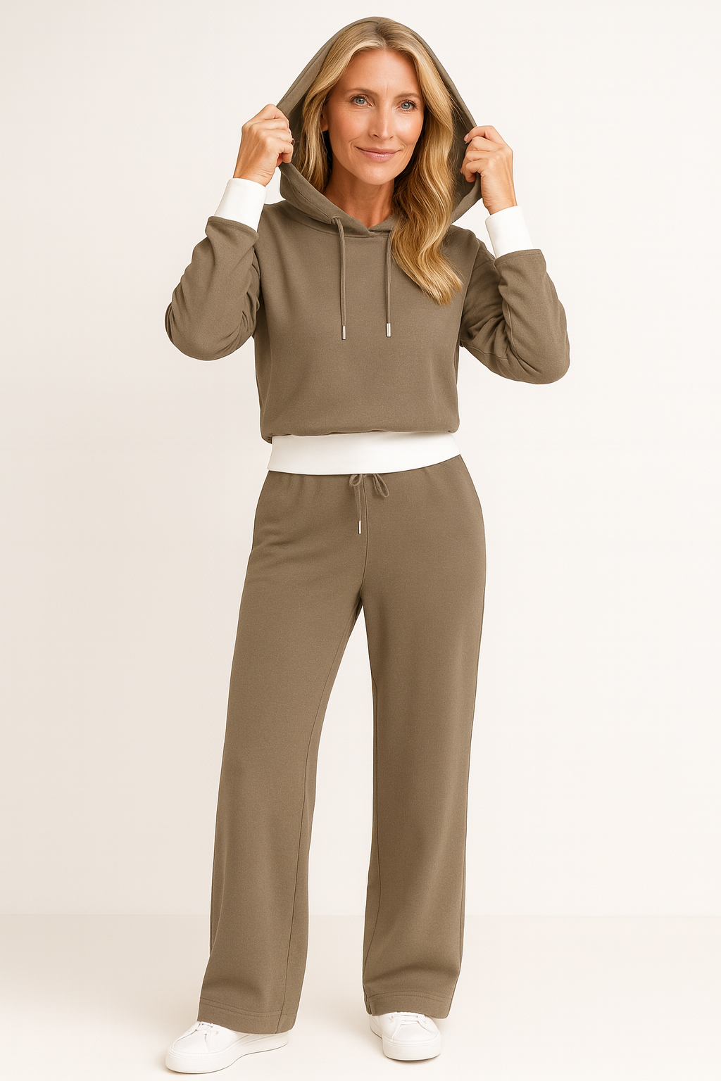Emma de Lange | Women's 2-Piece Set with Hoodie & Wide-Leg Pants
