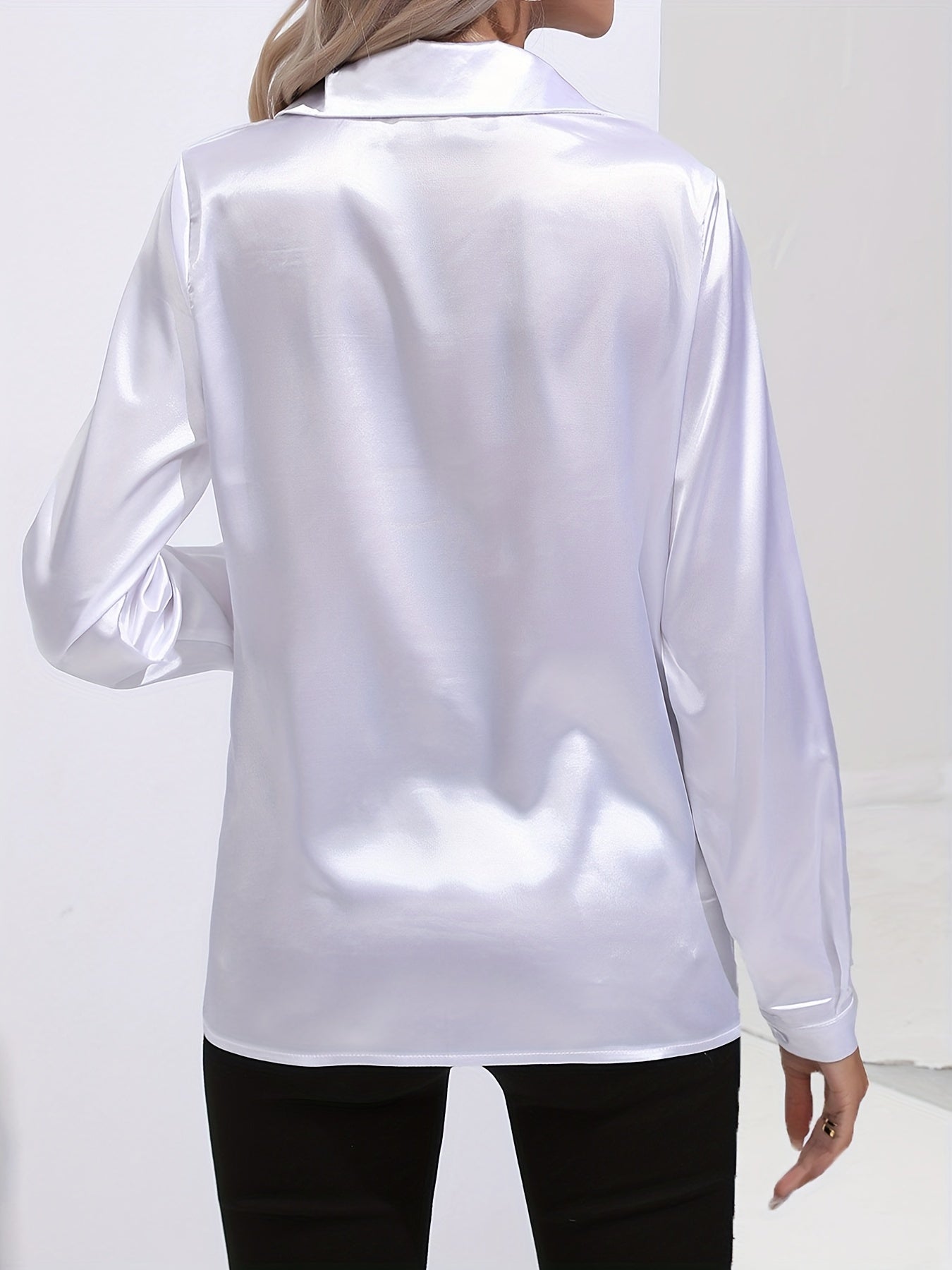 Amelia | Elegant women's blouse made of silky fabric